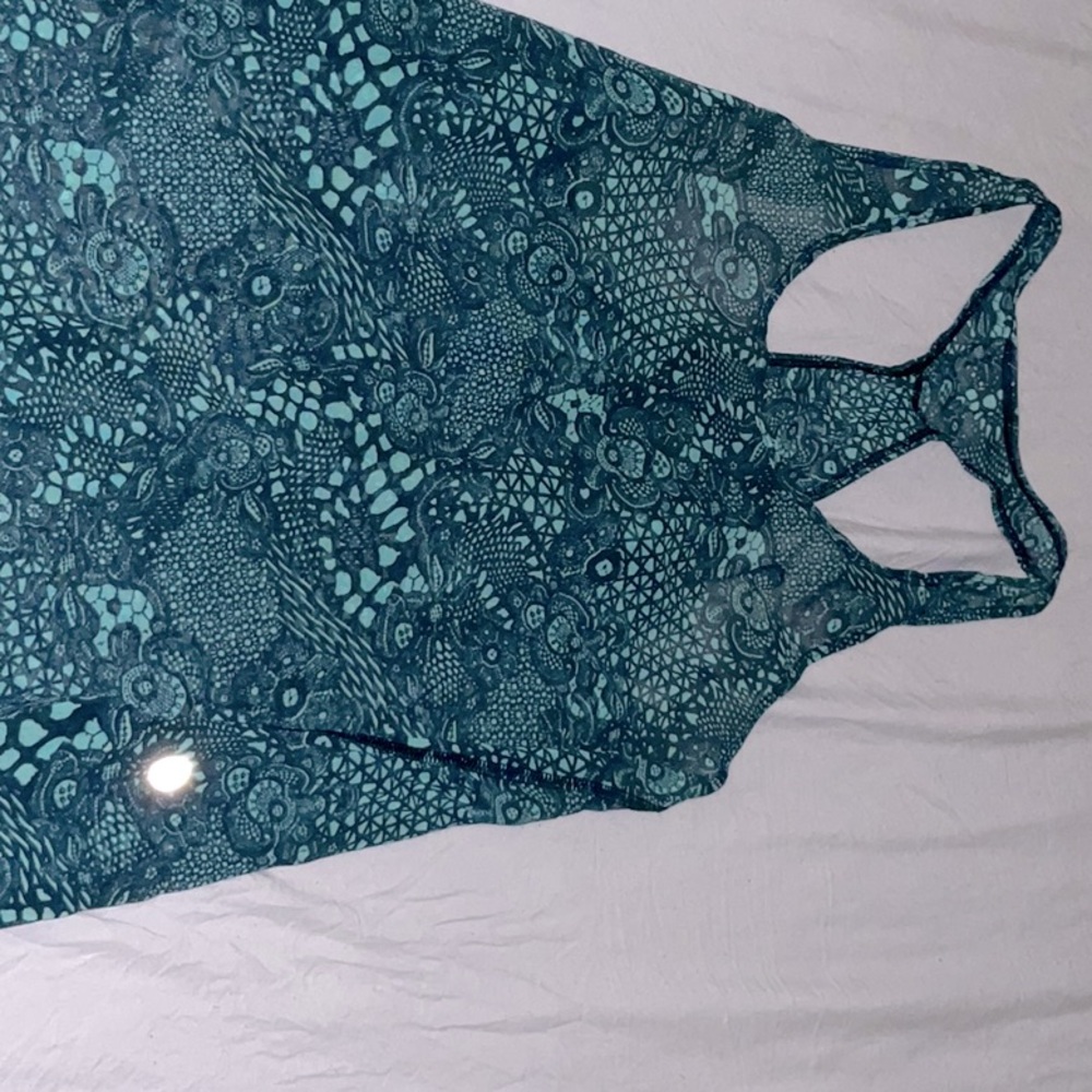 Lululemon mesh workout/ yoga top